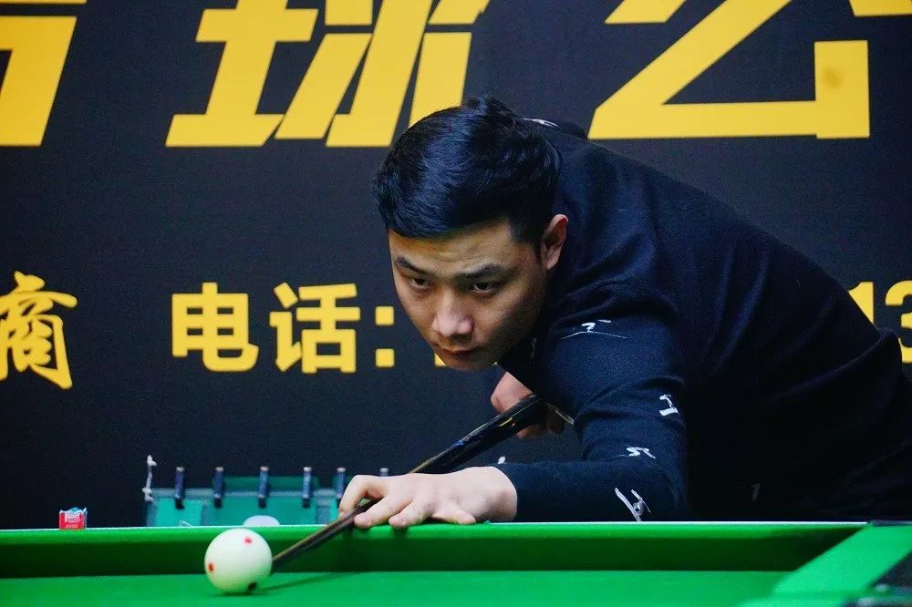 刘慕裳凭着 刘慕裳凭着